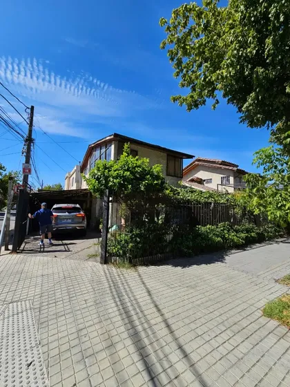 Casa Para Remodelar En La Codiciada Comuna De La Reina