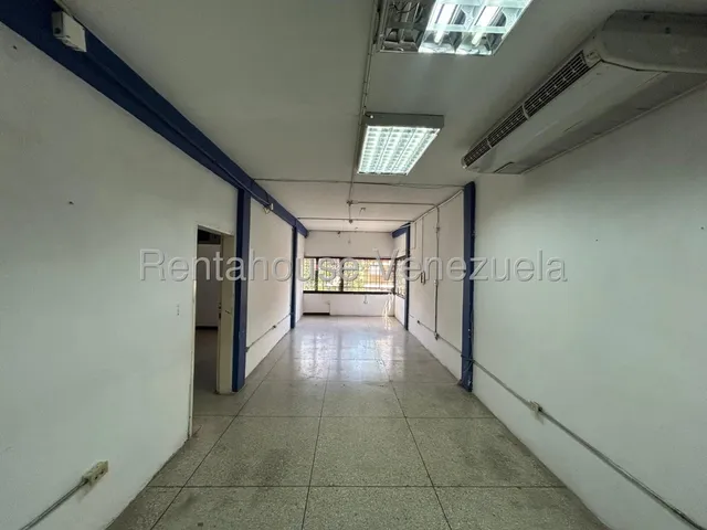 Alquiler Espectacular Local Ubicado En Una De Las Mejores Avenidas De La Ciudad Como Lo Es La Av Vargas, En El Centro De La Ciudad, Barquisimeto - % #/realiza Inversion Inteligente /* Oportunidad