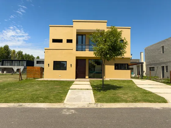 Casa Barrio Lagoon Pilar Venta
