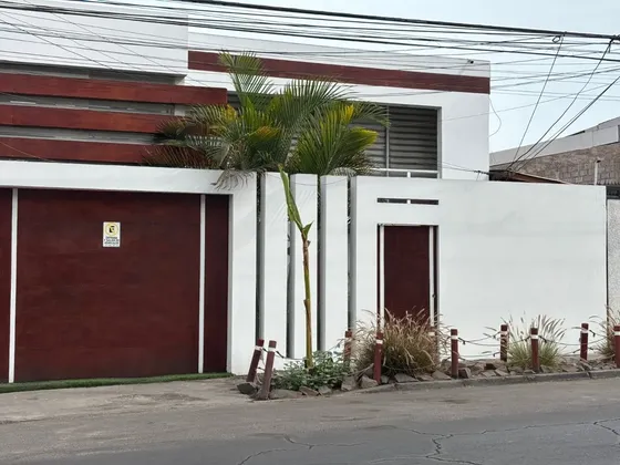 Vendo Casa De 2 Pisos Tipo Loft En Sector Sur De Iquique