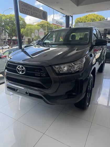 Toyota Hilux Pick-up 2.8 Cd Srv 204cv 4x4 At