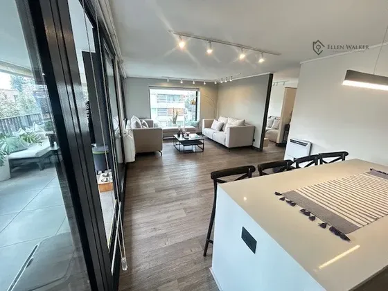 Amplio Departamento 3d+3b+ Sala De Estar | 147 M² | Metro Ch