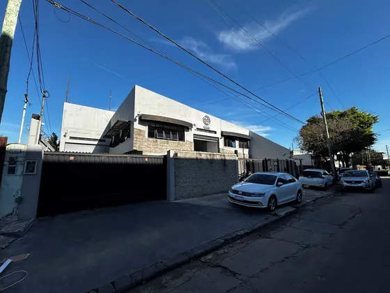 Galpón Depósito En Ituzaingó Zonificación Industrial