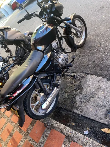 Discover 125 Sport 2018 Muy Buen Estado