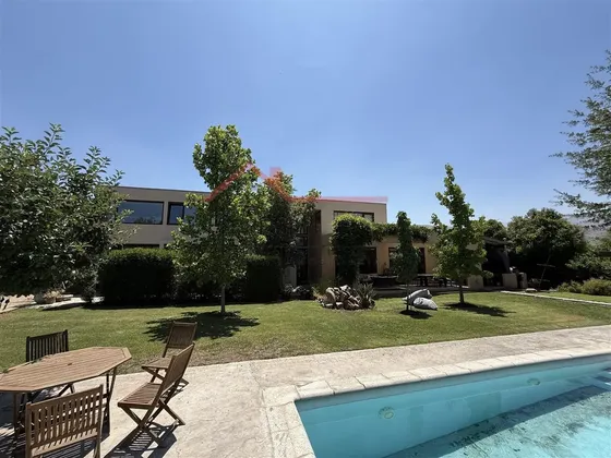 Casa En Venta De 5 Dorm. En Las Brisas De Chicureo