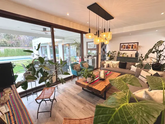 Moderna Casa Remodelada-amplia, Luminosa Y Buena Orientación