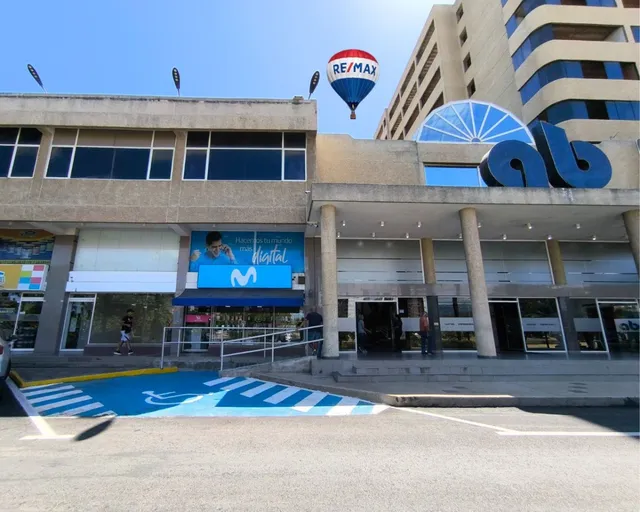 Local En El Centro Comercial Ab, Avenida Bolivar, Isla De Margarita, Estado Nueva Esparta