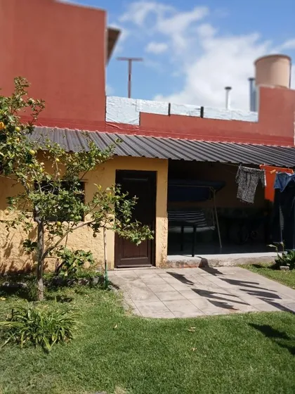Casa En Venta - 3 Dormitorios 1 Baño - Cochera - 330mts2 - Tres De Febrero