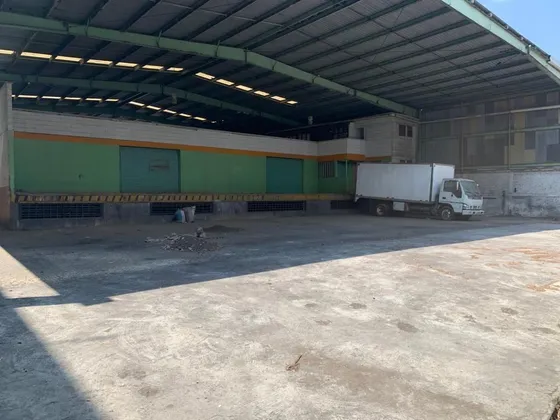 Bodega Muy Cerca De Central De Abasto