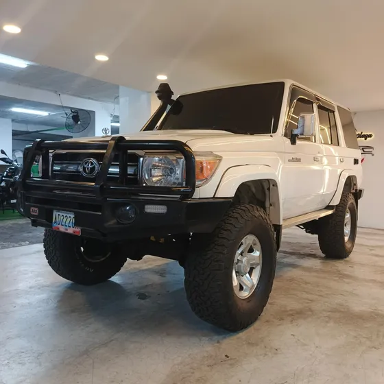 Toyota Land Cruiser Serie 76