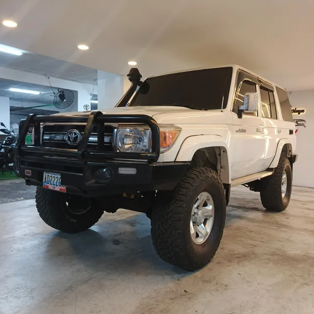 Toyota Land Cruiser Serie 76