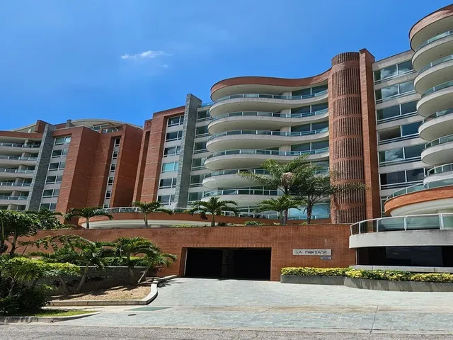 Sky Group Elite Vende Apartamento  La Montaña Torre B - Piso 3 En Sector Mirador De Los Campitos I  Caracas 