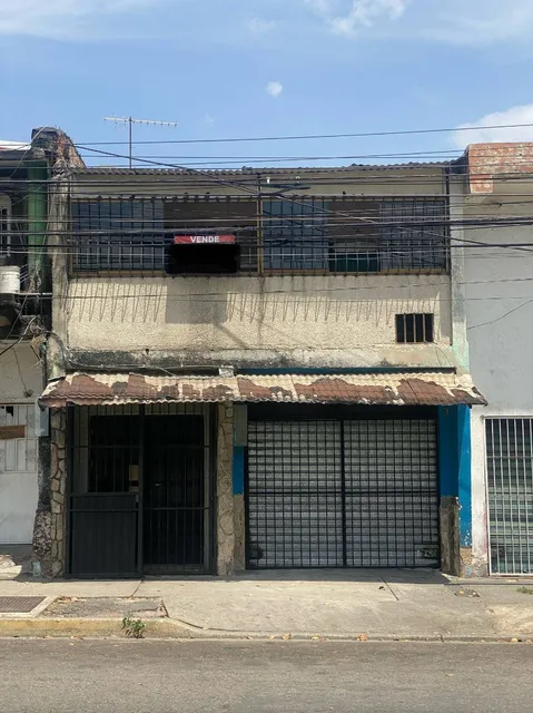Annic Coronado Vende Casa Comercial Con Local En Plena Av Andrés Eloy Blanco Zona Norte Valencia Ref. 276051 