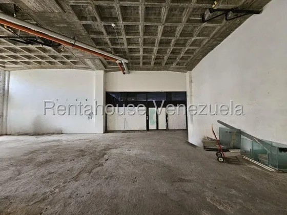 Se Vende Local En Colinas De Carrizal 