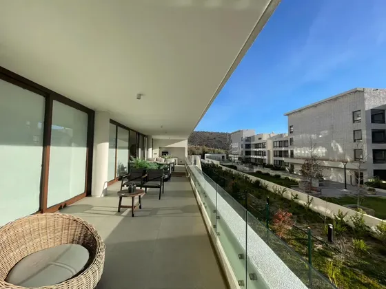 Enorme Departamento, 5d 4b + Ss, Piscina Y Quinchos + Jardín
