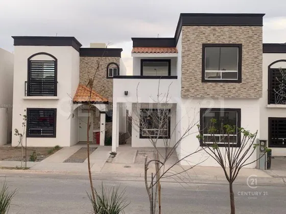 Casa En Venta En Fraccionamiento Lomas Del León Chihuahua, Chih.