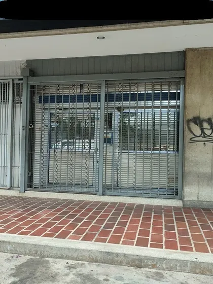 Local Multifuncional  Con Excelente Ubicacion 