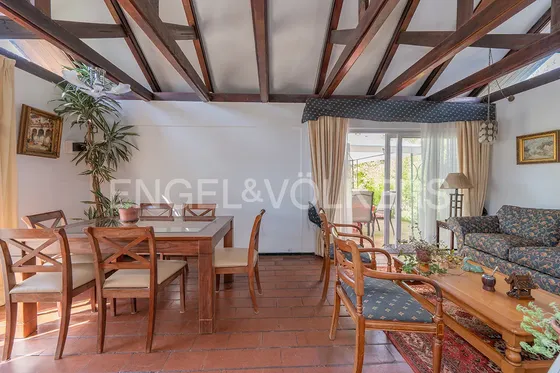 Casa Un Piso. Excelente Conectividad.