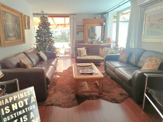 Casa En Venta De 4 Dorm. En Metro Los Dominicos Las Condes