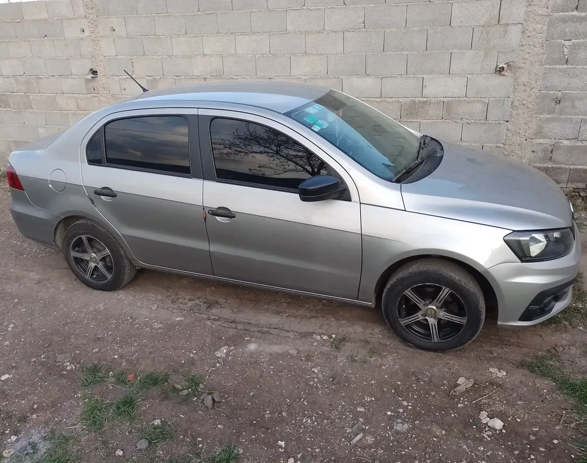 Volkswagen Voyage 1.6 Highline 101cv
