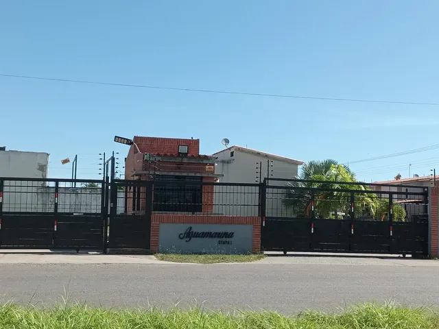 Sky Group Vende Townhouse En Res. Aguamarina Urb. Ciudad Alianza, Guacara Ap1108
