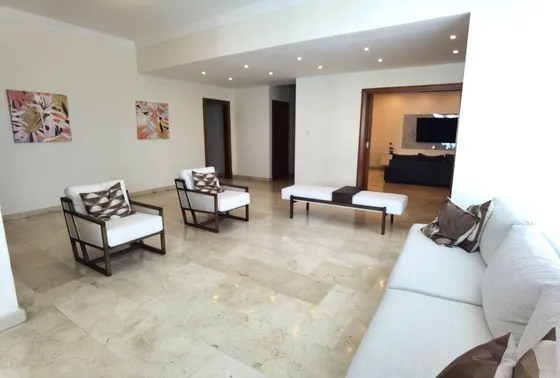 Hermoso Y Amplio Apartamento De Naco