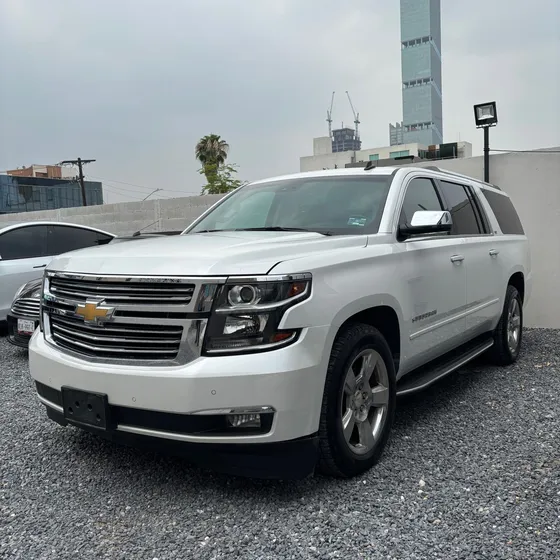 Chevrolet Suburban 5.3 Ltz 4x4 Mt