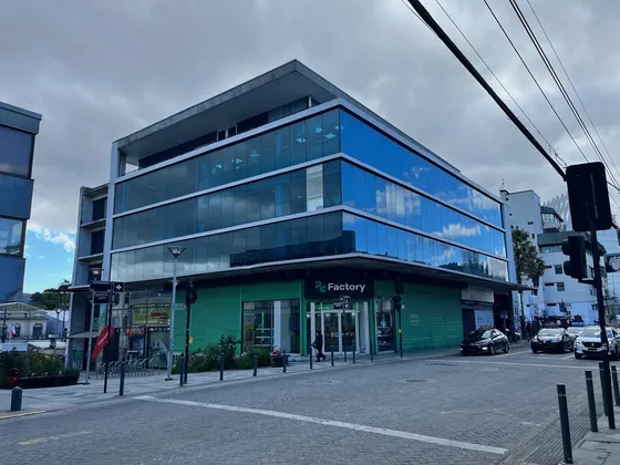 Arriendo De Amplia Oficina En Paseo Libertad