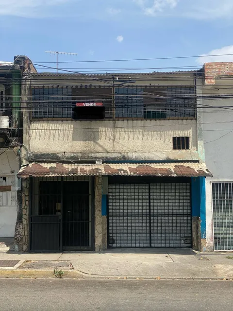 Casa Comercial Con Local En Plena Av Andrés Eloy Blanco G.g