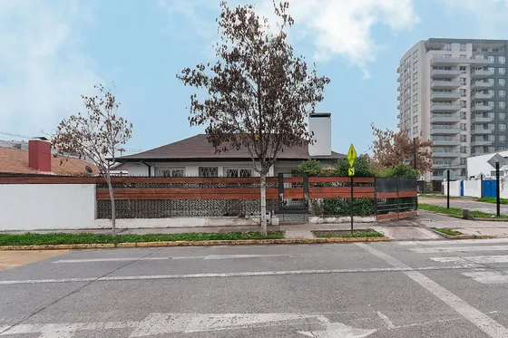 Casa Amplia Y Remodelada-sector Pedro Valdivia-plaza Zañartu