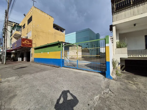 En Venta Amplio Terreno En La Av Alberto Ravell De Pto La Cruz