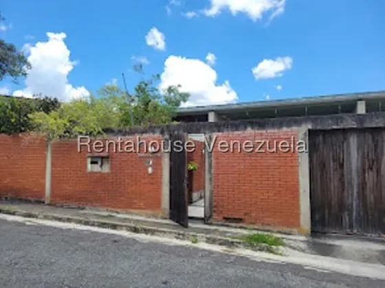 Np Casa En Venta En Prados Del Este Yf 27-4277