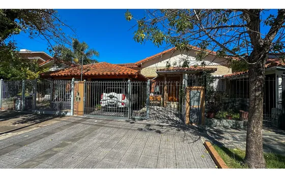 Venta Casa 2 Dormitorios Ciudad Jardín Lomas Del Palomar Con Cochera