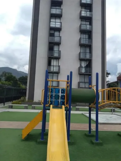 Arriendo Apartamento Norte Av Centenario De 2 Habitaciones, Vista Espectacular.