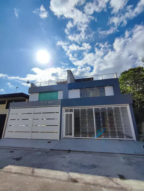 Casa En Urb Agua Clara