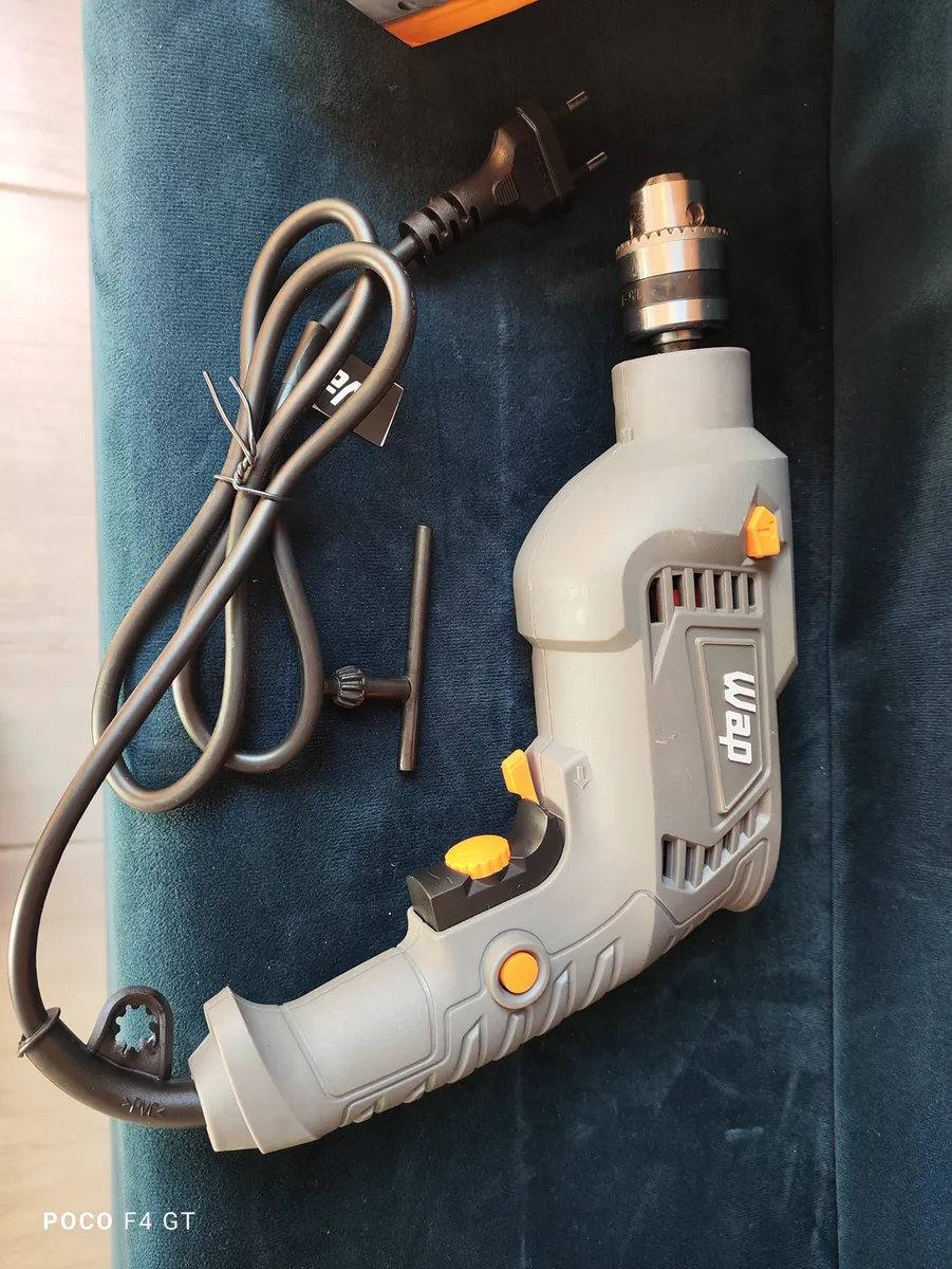 Parafusadeira e Furadeira de Impacto WAP WF 700FE Mandril de 3/8'' 700W...