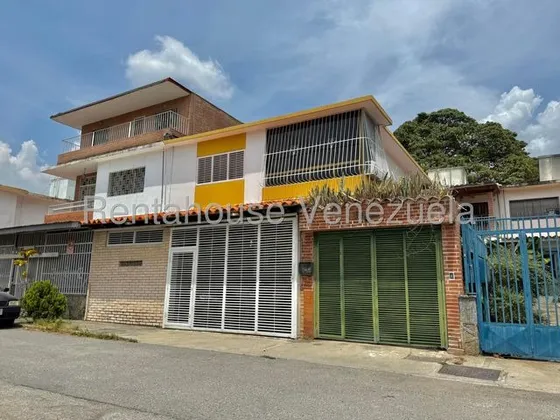 Hermosa Casa En Venta. Urb. California Sur.