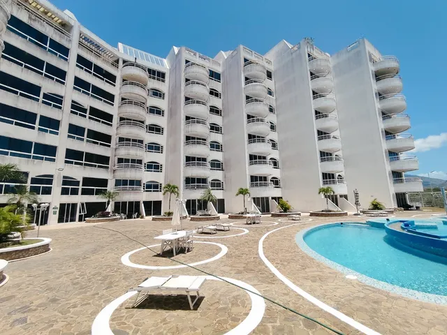 Hermoso Y Amplio Apartamento En La Urbanizacion Margarita Golf De La Avenida La Auyama