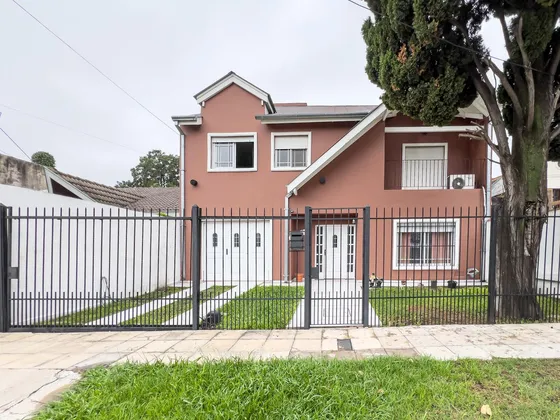 Casa 5 Ambientes En Venta En Villa Luzuriaga