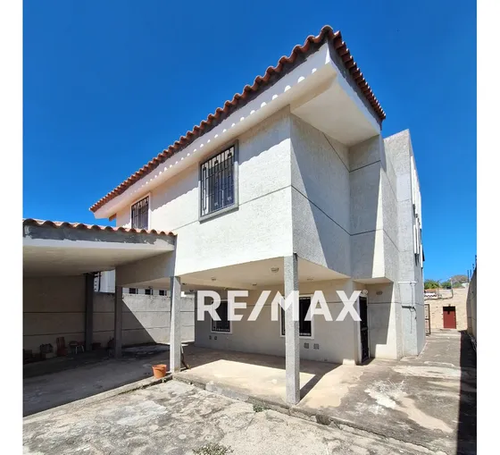 Th Obra Blanca En Venta En Atamo Sur, Isla De Margarita Cod: 1188