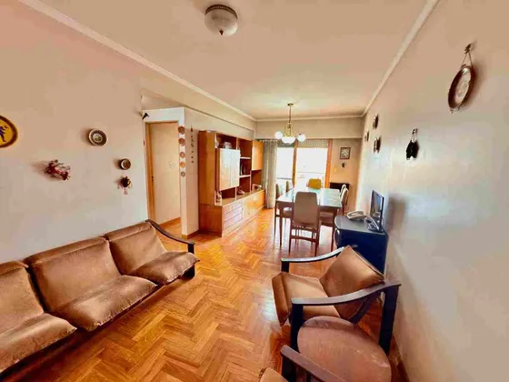 Departamento 4 Ambientes Con Sum Avellaneda Centro