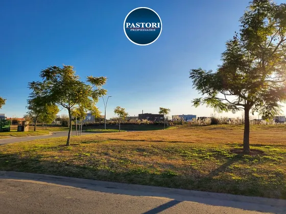  Venta De Lote - Puertos Del Lago - 662.88 Mts