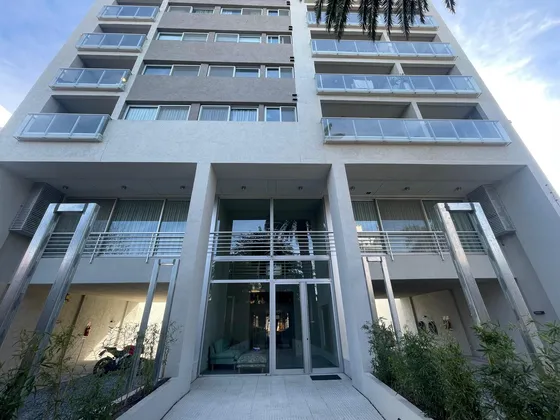 Venta Departamento 3 Ambientes Con Cochera En Bernal Centro