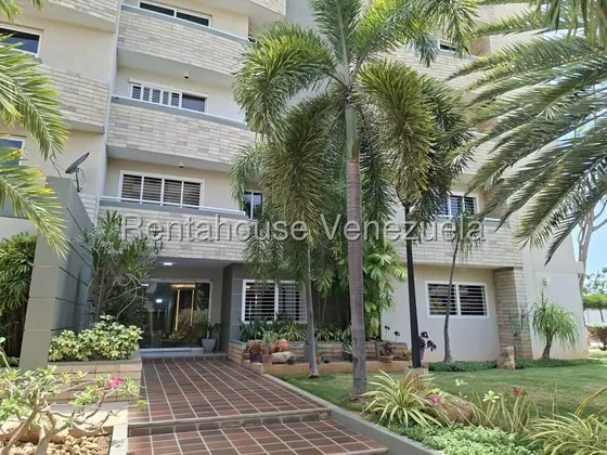 Apartamento En Venta. Milagro Norte. Lago Country .actualizado, Amoblado, Pisos De Porcelanato, Listo Para Habitar, Excelente Inversión. 2 Habitaciones, 2 Baños. Piso Bajo. Mls: 26-20922. R.f.