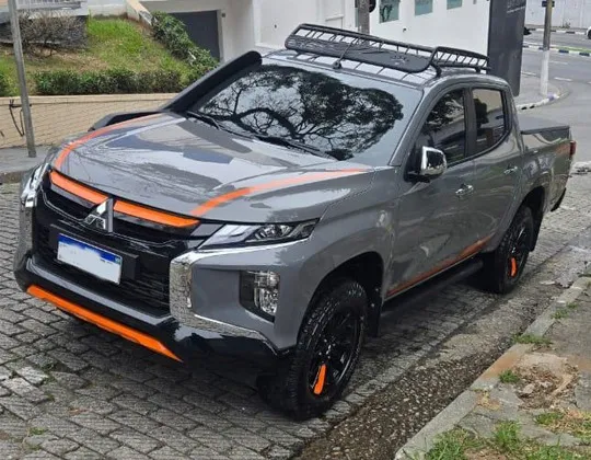 Mitsubishi L200 2.4 Triton Sport Hpe-s Sertões Cab. Dupla 4x4 Aut. 4p