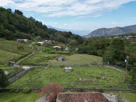 Se Vende Terreno De 2.018 M² En El Valle, Mérida