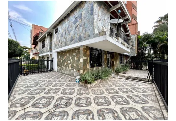 Se Vende Hermosa Casa Unifamiliar Esquinera En La Castellana