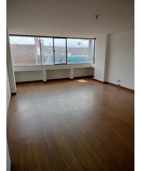 Oficina 40 M2 En Arriendo, Sector Ortezal