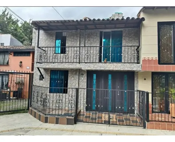Venta De Casa Duplex En Sabaneta - Aliadas Del Sur