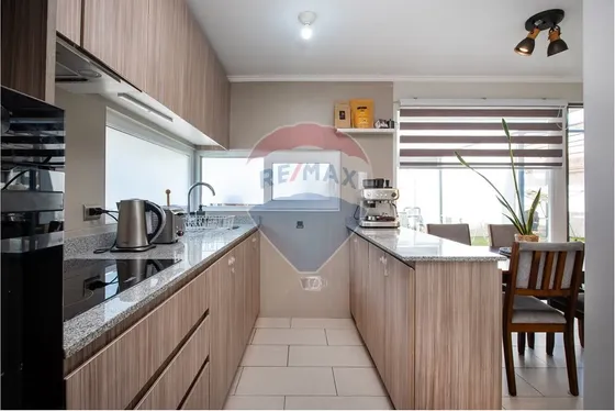 Casa 3d+2b Paneles Solares M.trinidad